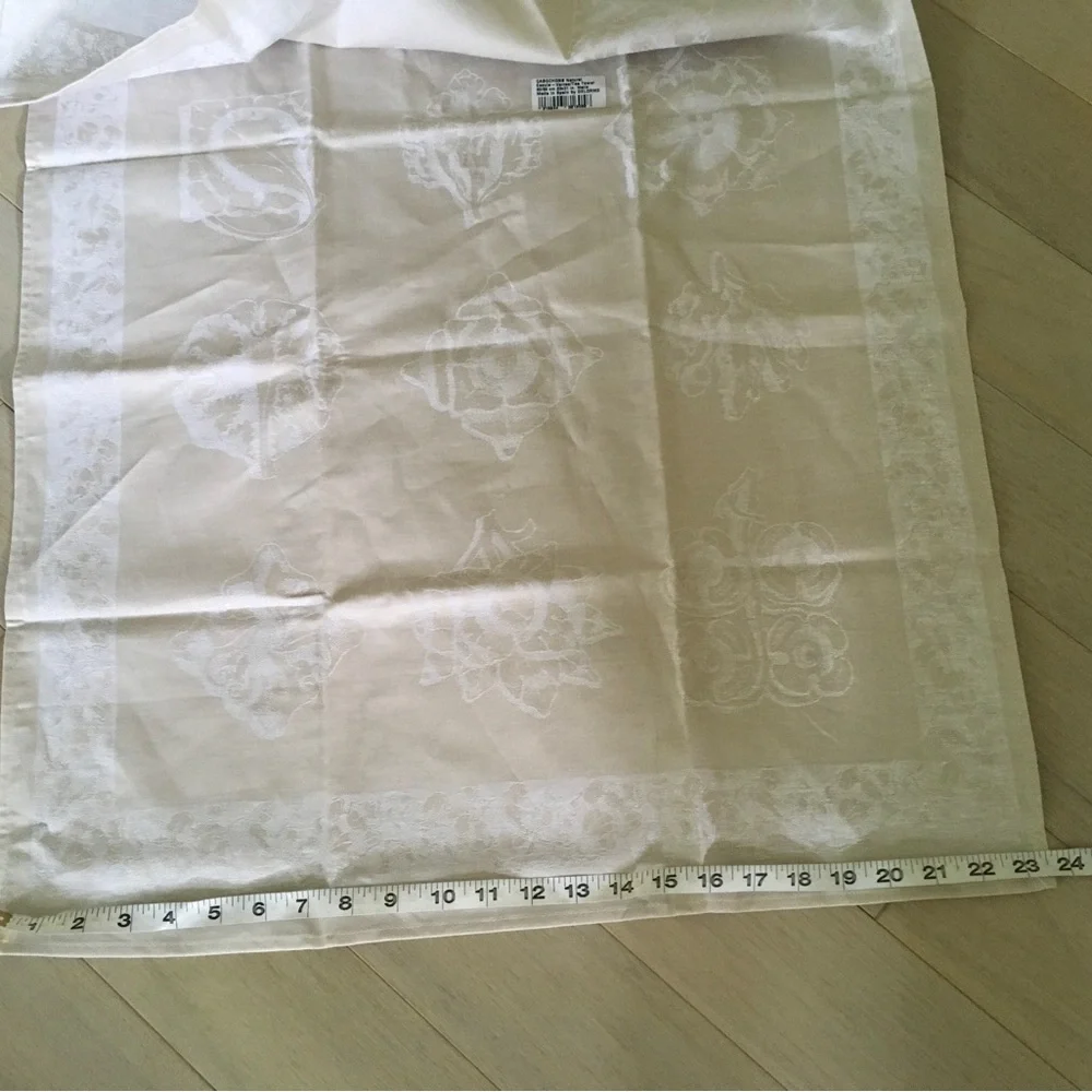 Yves Delorme linen tea towel NWT
